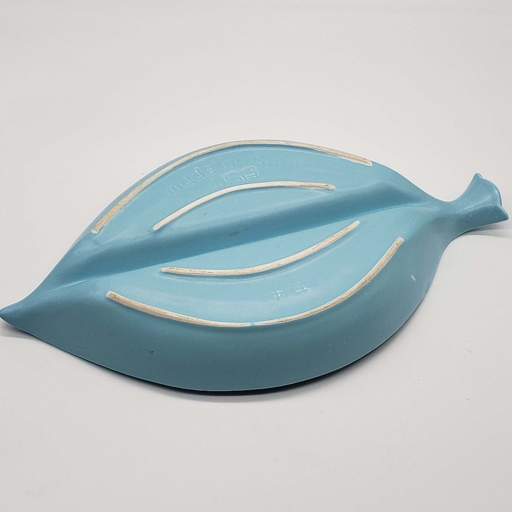 Vtg MCM USA California Pottery Blue Fish Leaf shap - Picture 3 of 4